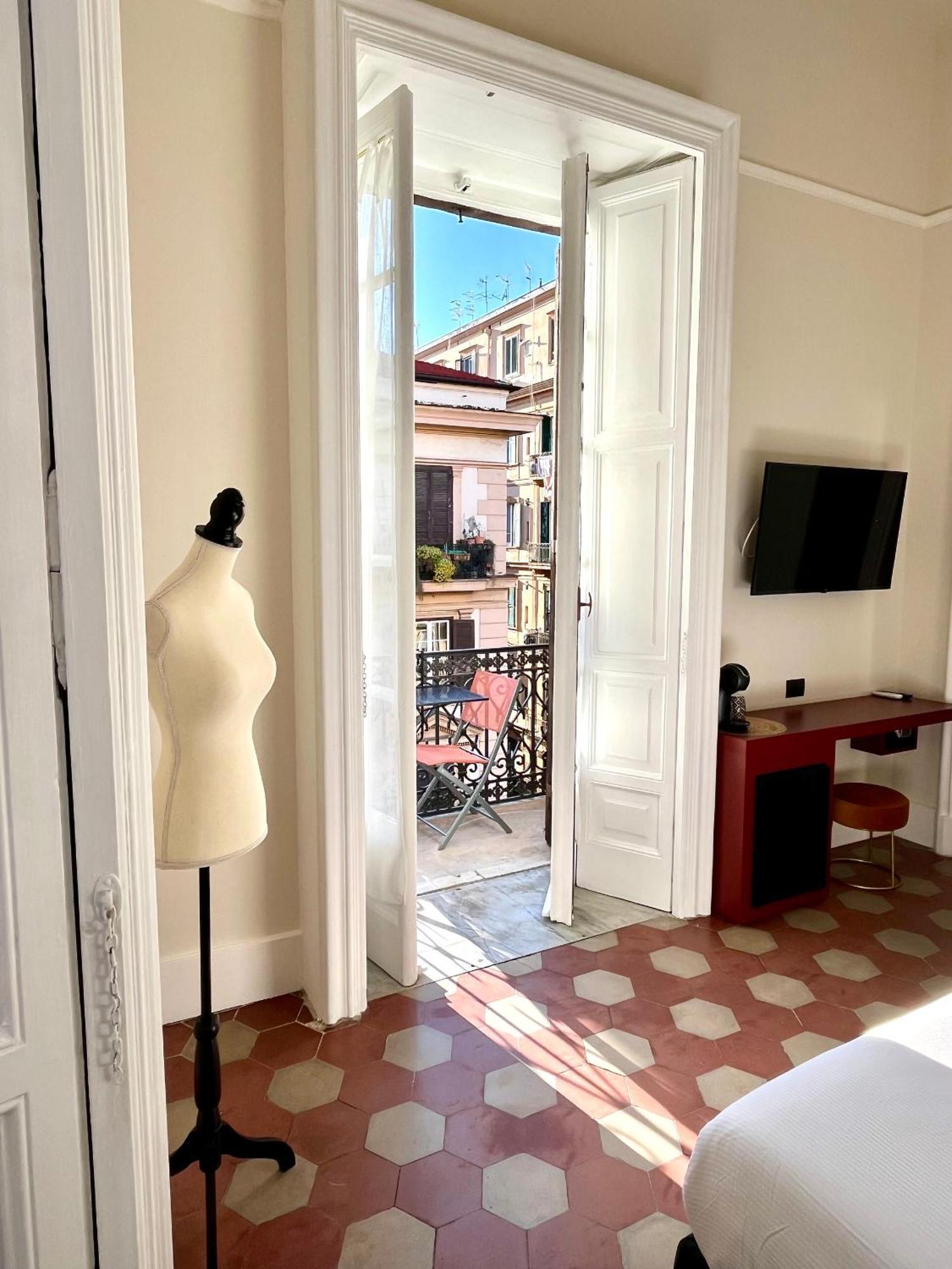 Hotel Voglia 'E Turna à Naples Extérieur photo