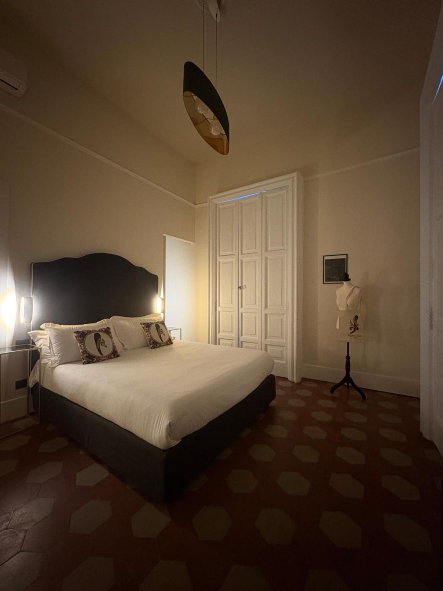 Hotel Voglia 'E Turna à Naples Extérieur photo
