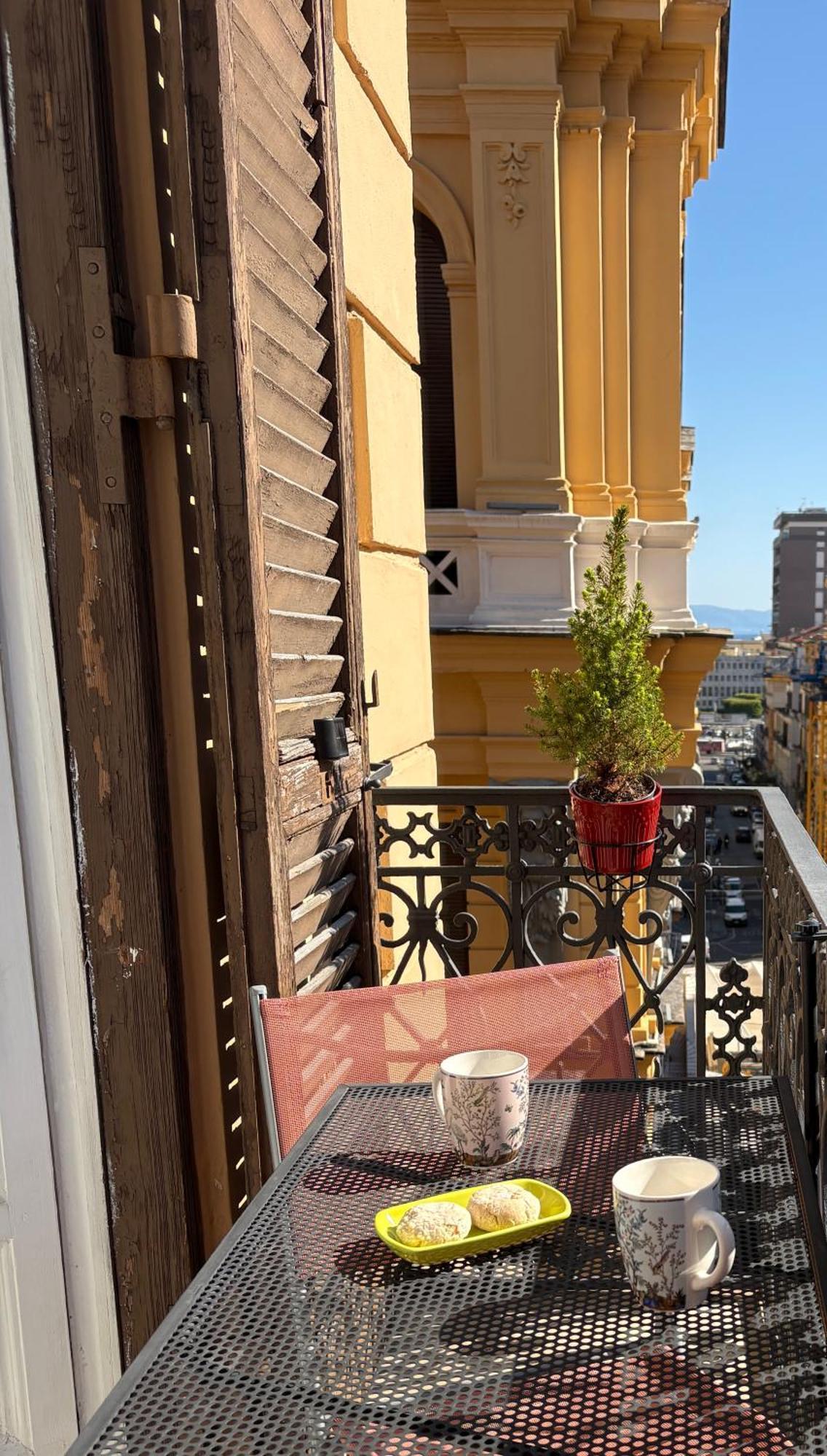 Hotel Voglia 'E Turna à Naples Extérieur photo