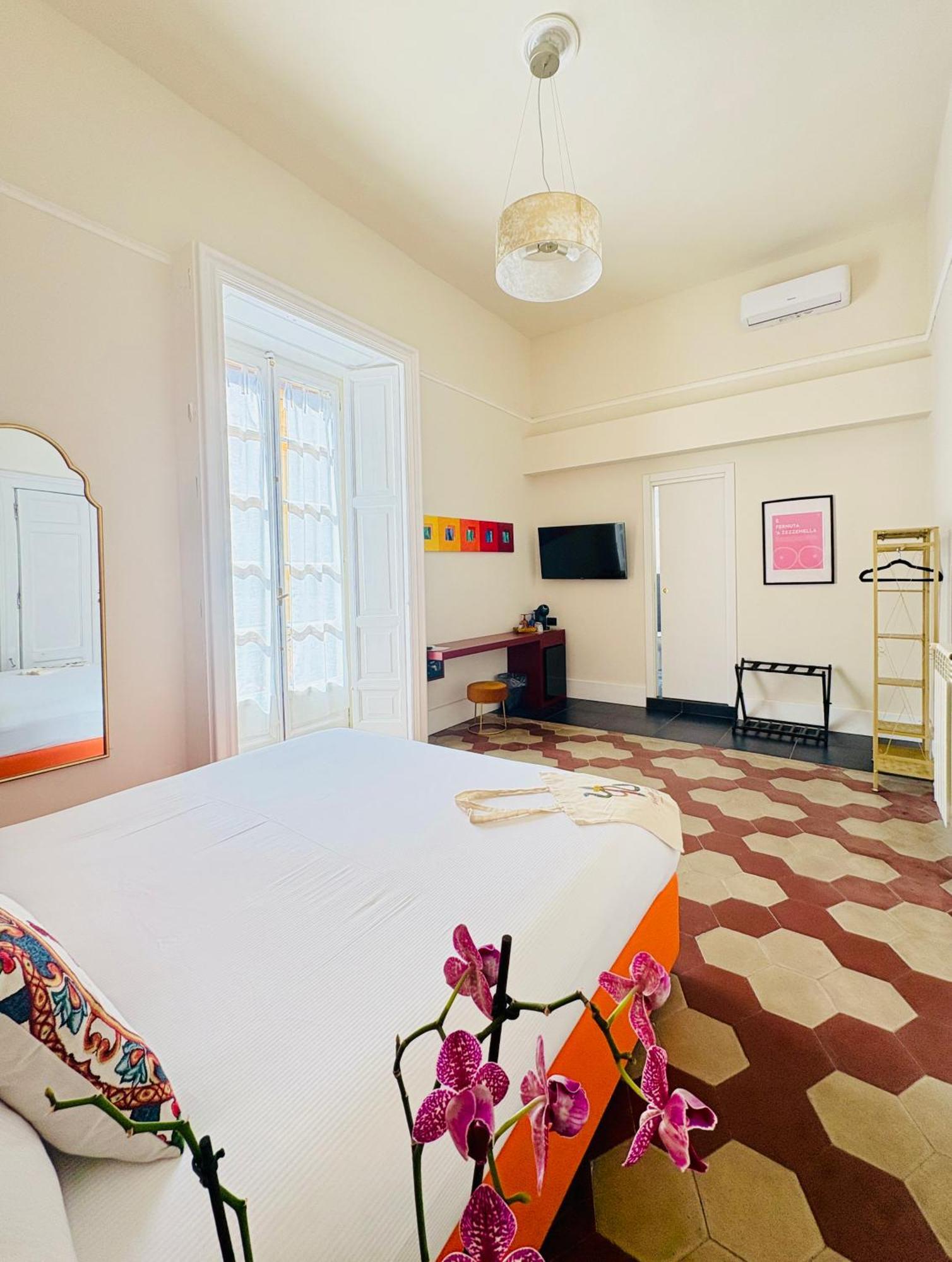 Hotel Voglia 'E Turna à Naples Extérieur photo